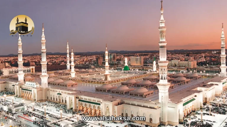 زيارة المدينة المنورة في العمرة